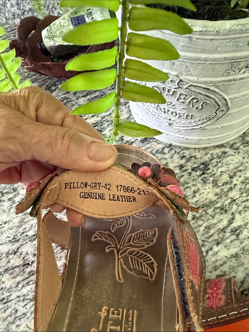 L’ARTISTE Spring Step Sandals - Picture 8 of 8
